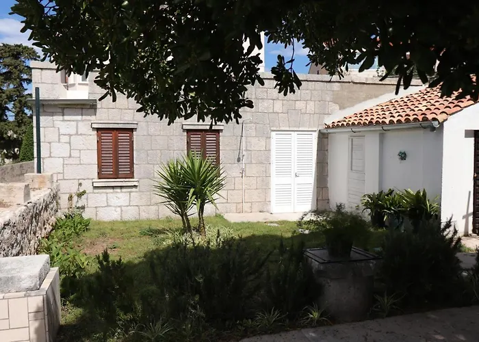 Studio Apartments Kalma