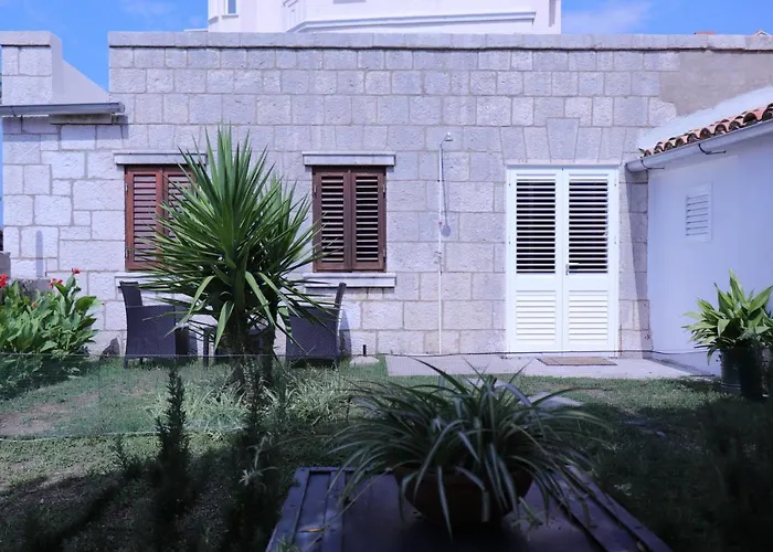 Studio Apartments Kalma