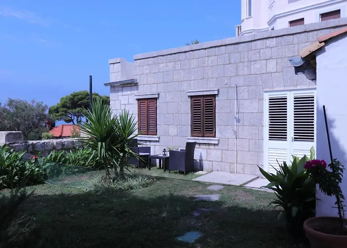 Studio Apartments Kalma